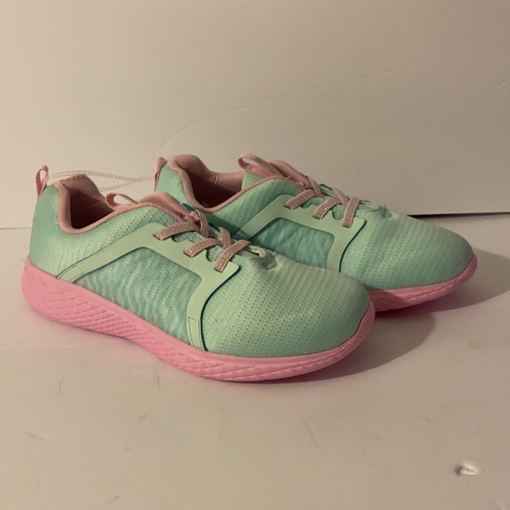 Avia green and pink slip on tennis shoes elastic strings size 6 NEW